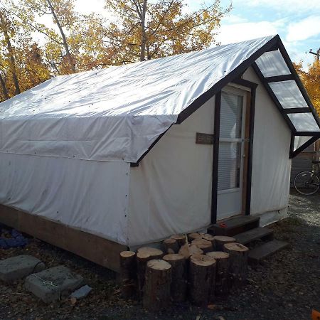Wanderer'S Inn Backpackers Hostel Haines Junction Exterior photo
