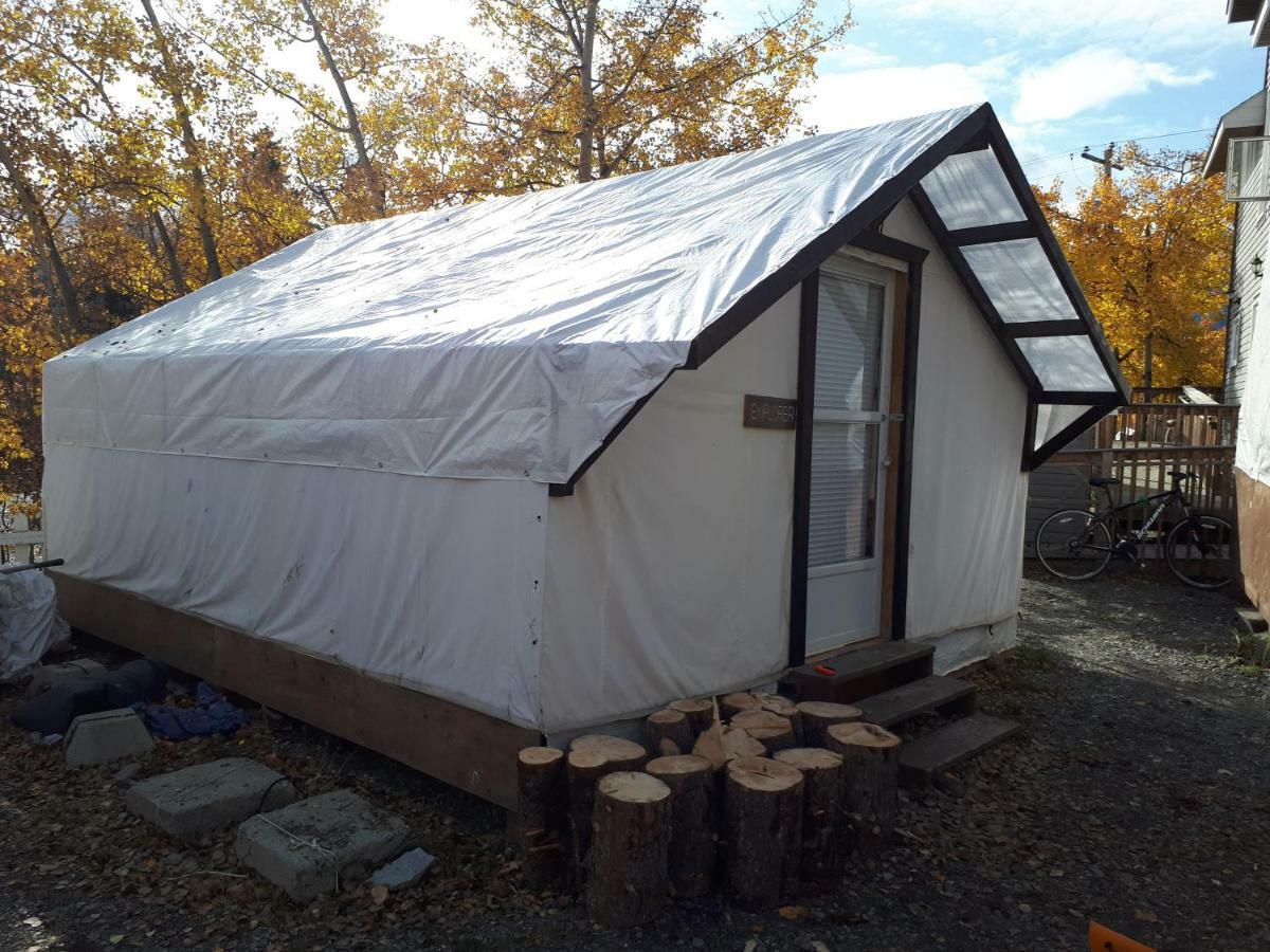 Wanderer'S Inn Backpackers Hostel Haines Junction Exterior photo